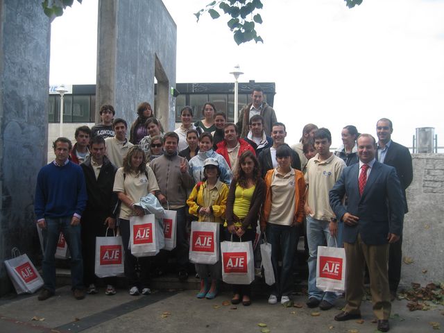 Clinic Joven emprenda AJE comida