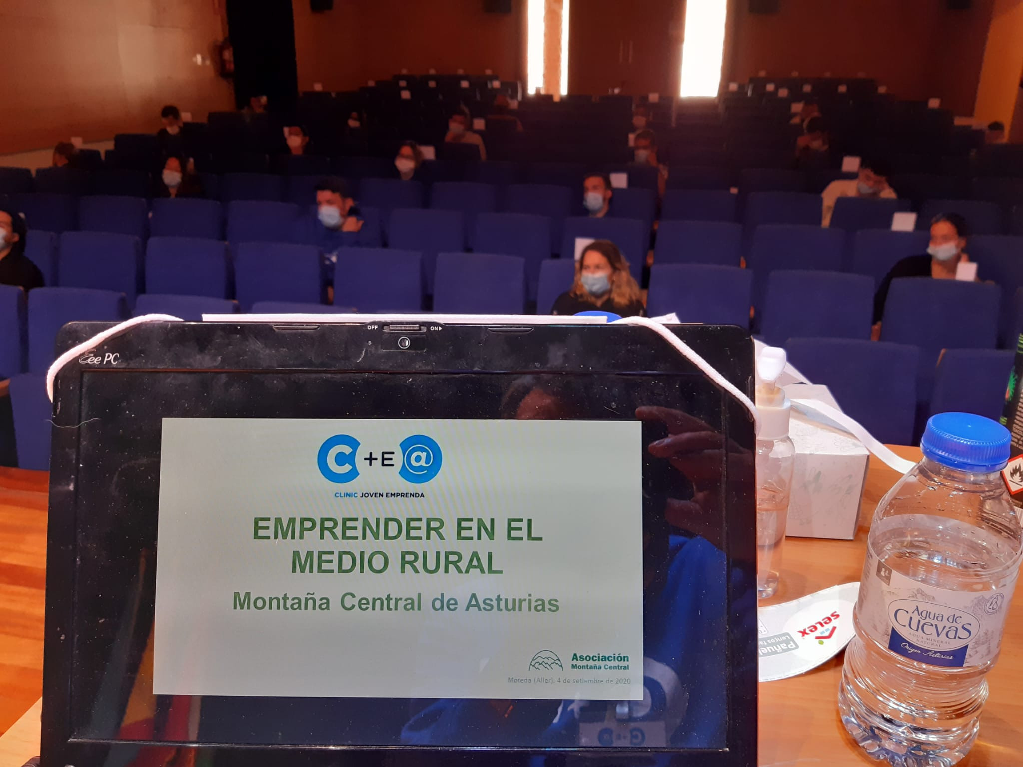 Asturias joven emprenda Mesa Emprender Moreda