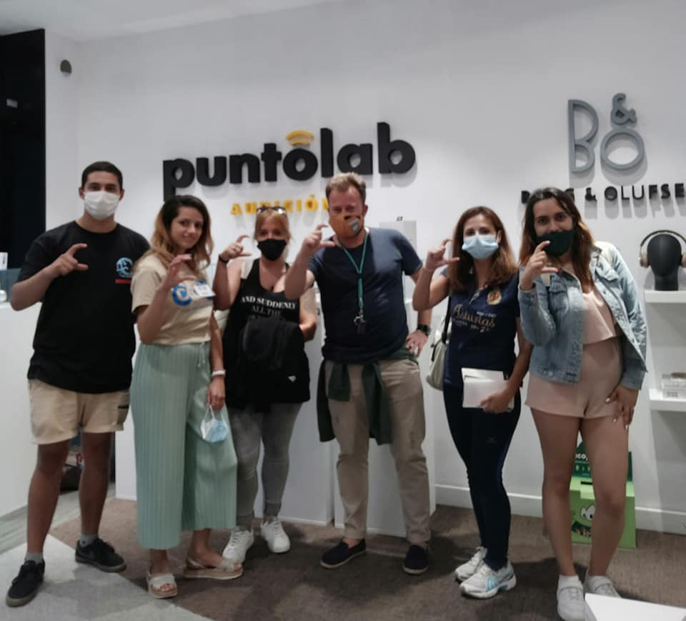 Clinic Joven emprenda Visita Punto Lab Audición