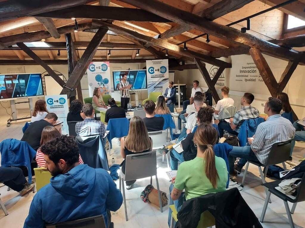 Asturias joven emprenda Cliniqueros