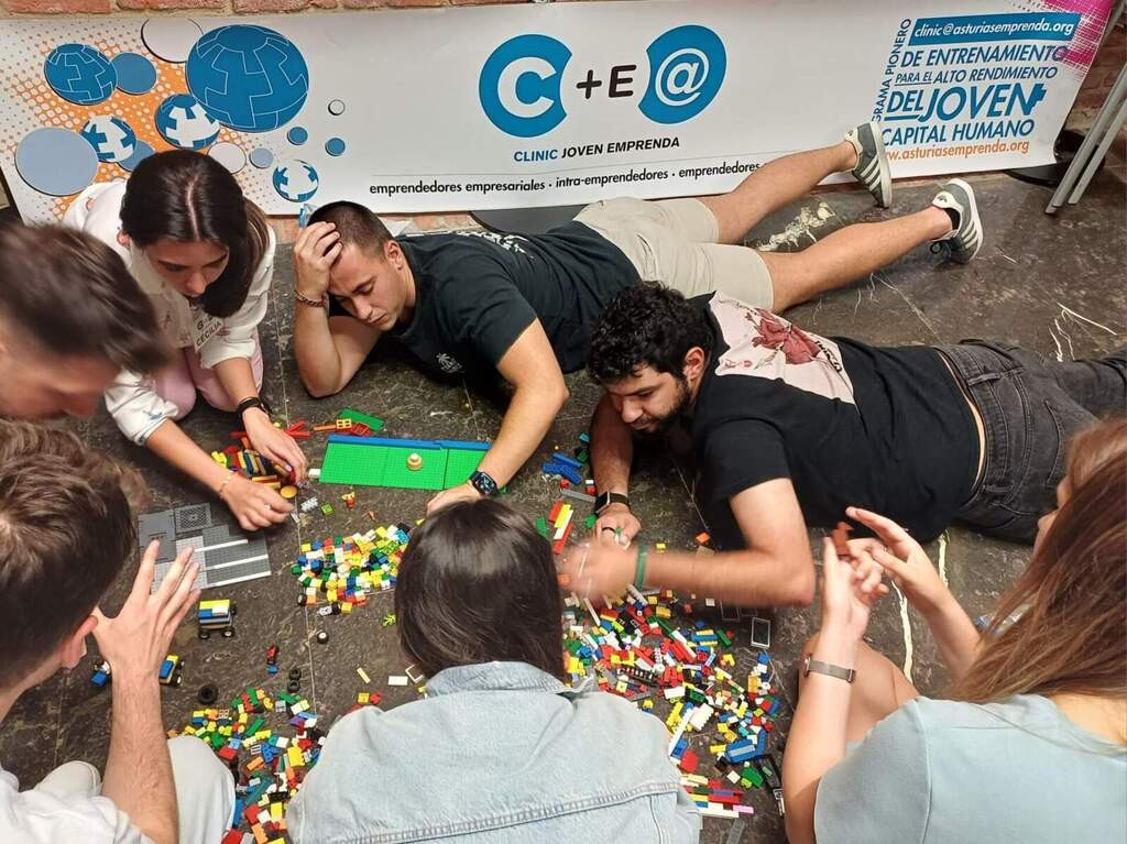 Asturias joven emprenda Lego