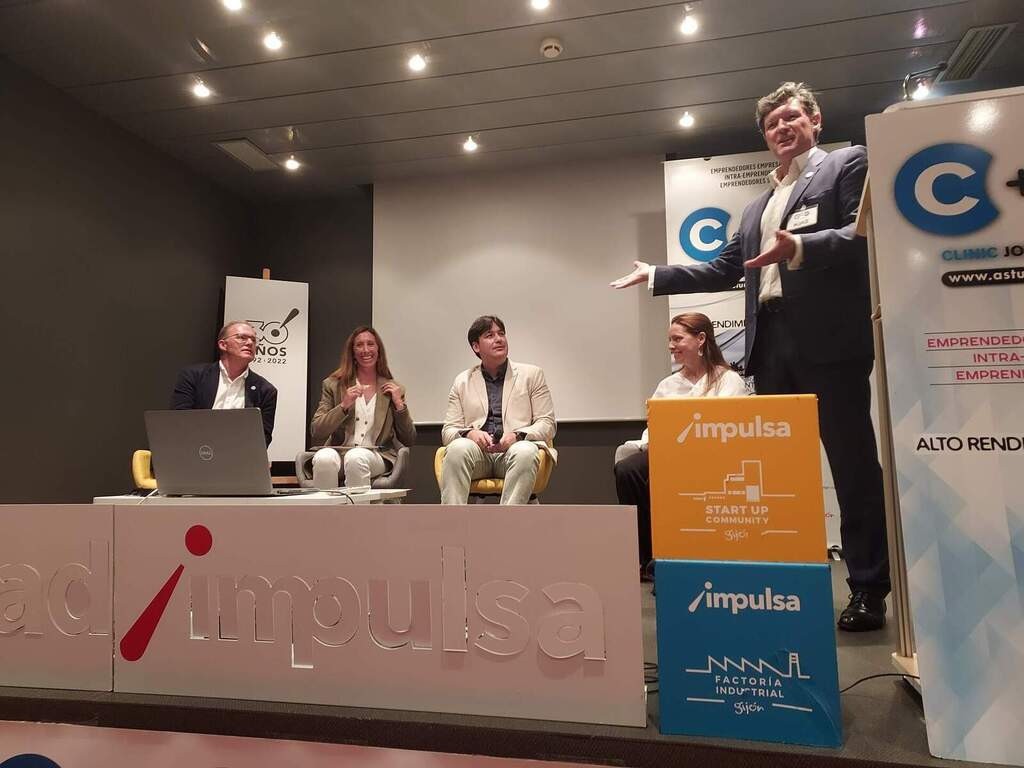 Clinic Joven emprenda Acto clausura