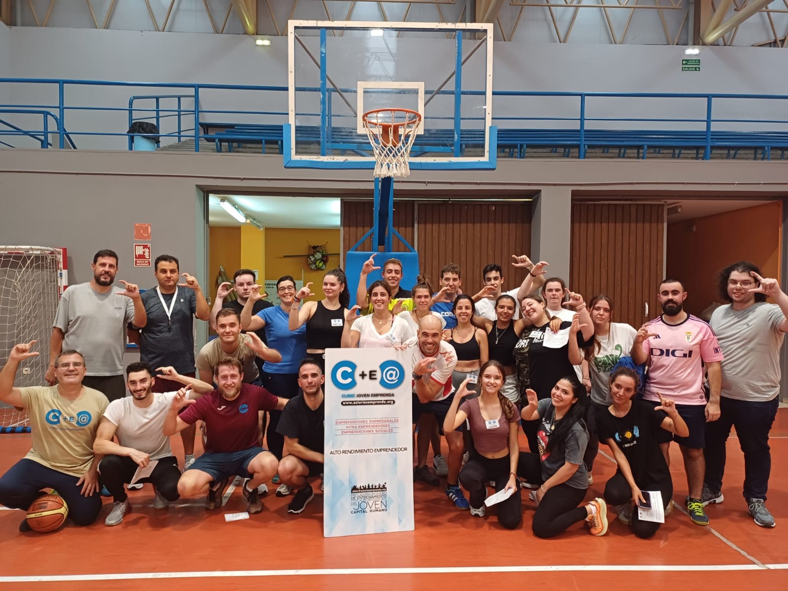 Clinic Joven emprenda Taller Basket