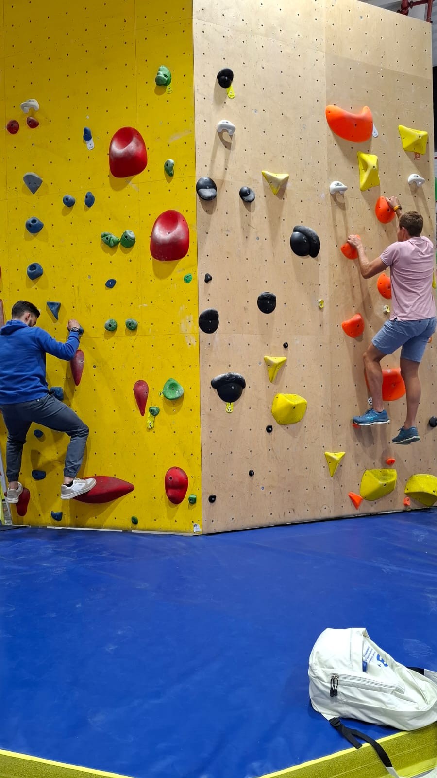 Clinic Joven emprenda Climbat