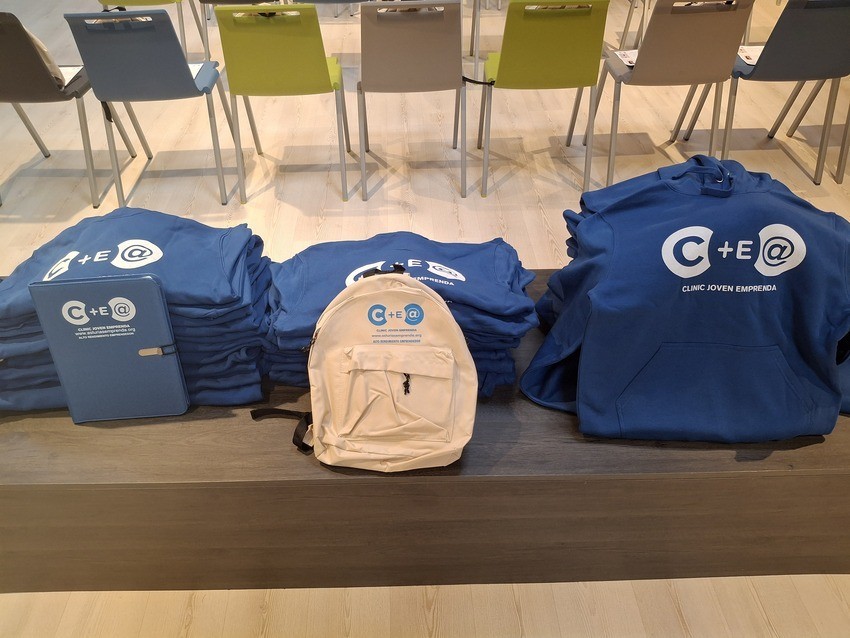 Clinic Joven emprenda Presentación