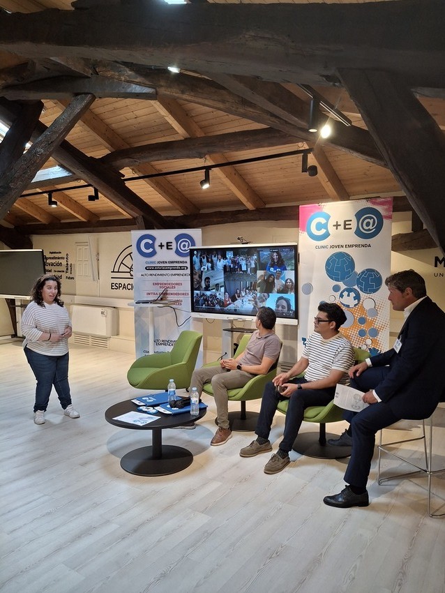 Asturias joven emprenda Cliniqueros