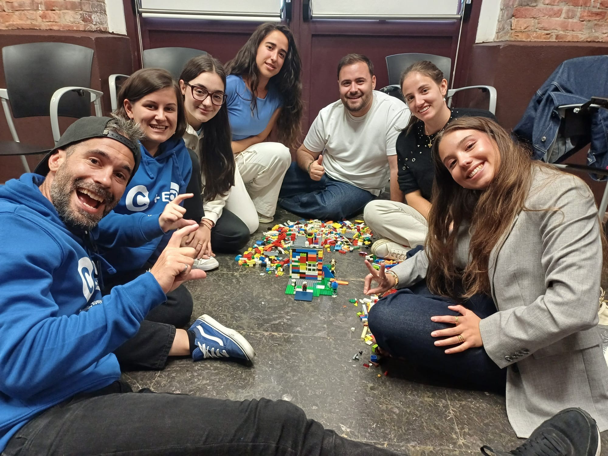 Asturias joven emprenda Lego