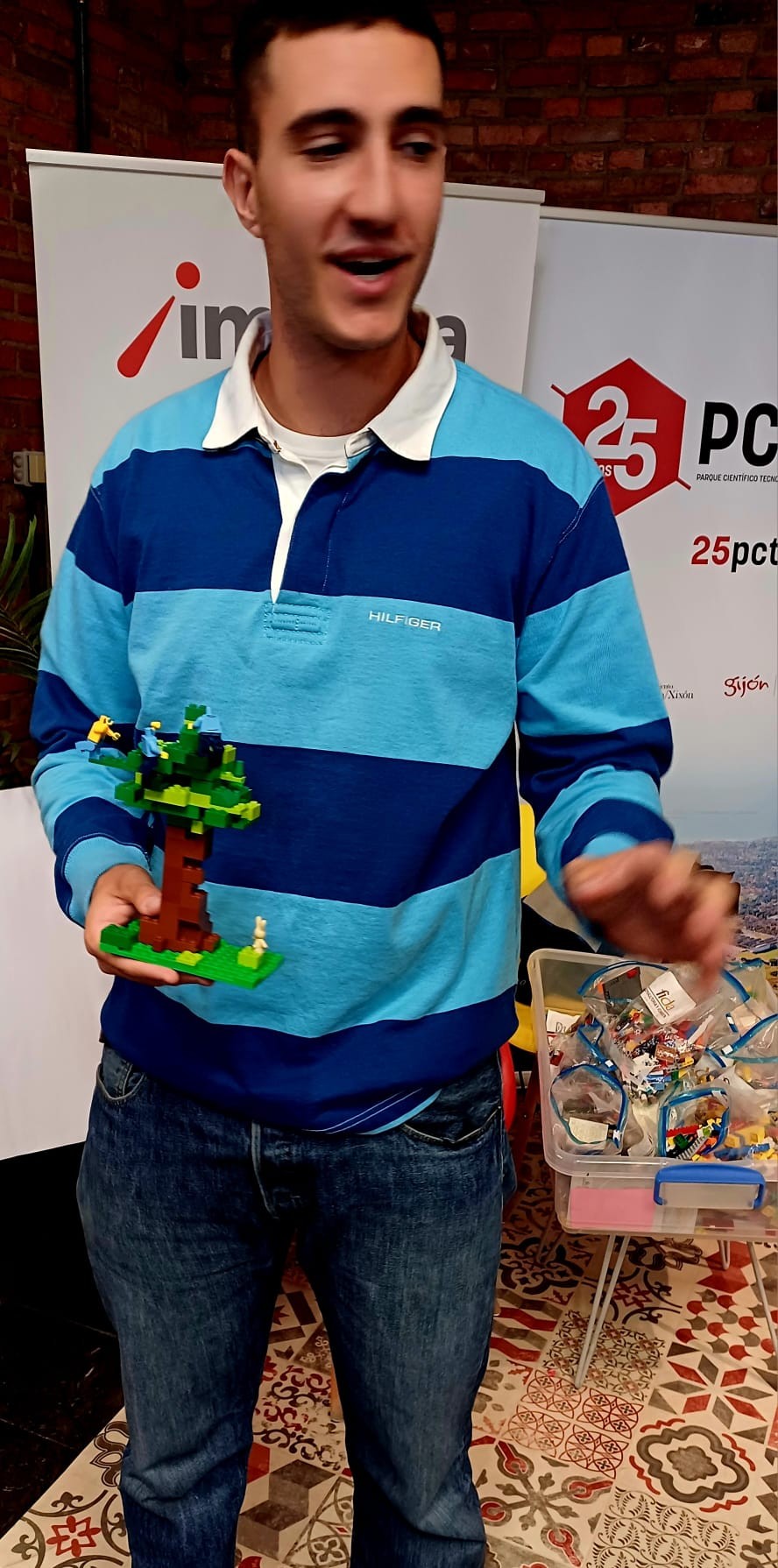 Asturias joven emprenda Lego