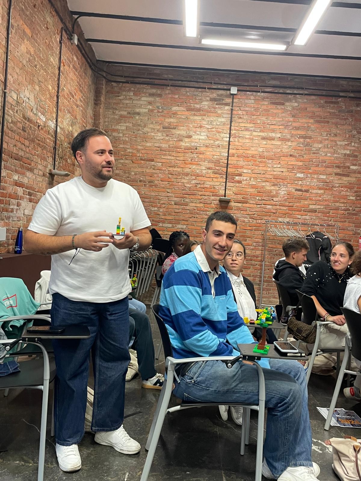 Asturias joven emprenda Lego