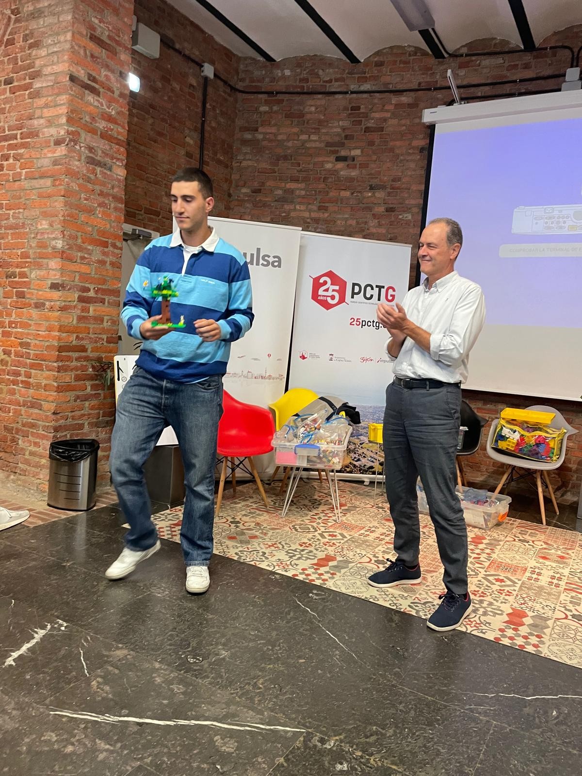 Clinic Joven emprenda Alberto FADE